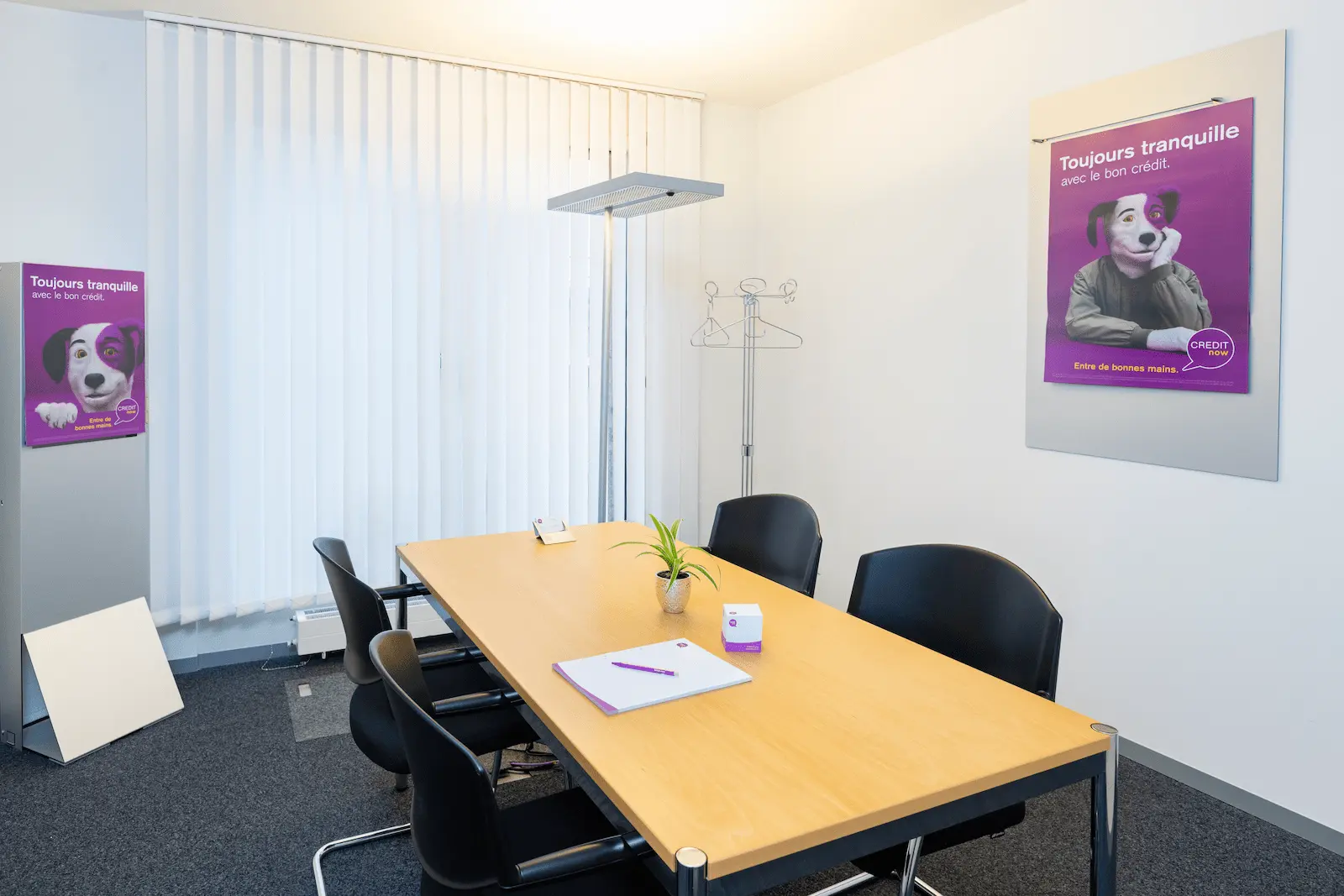 Agência BANK-now Lausanne – sala de reunião para aconselhamento de crédito personalizado